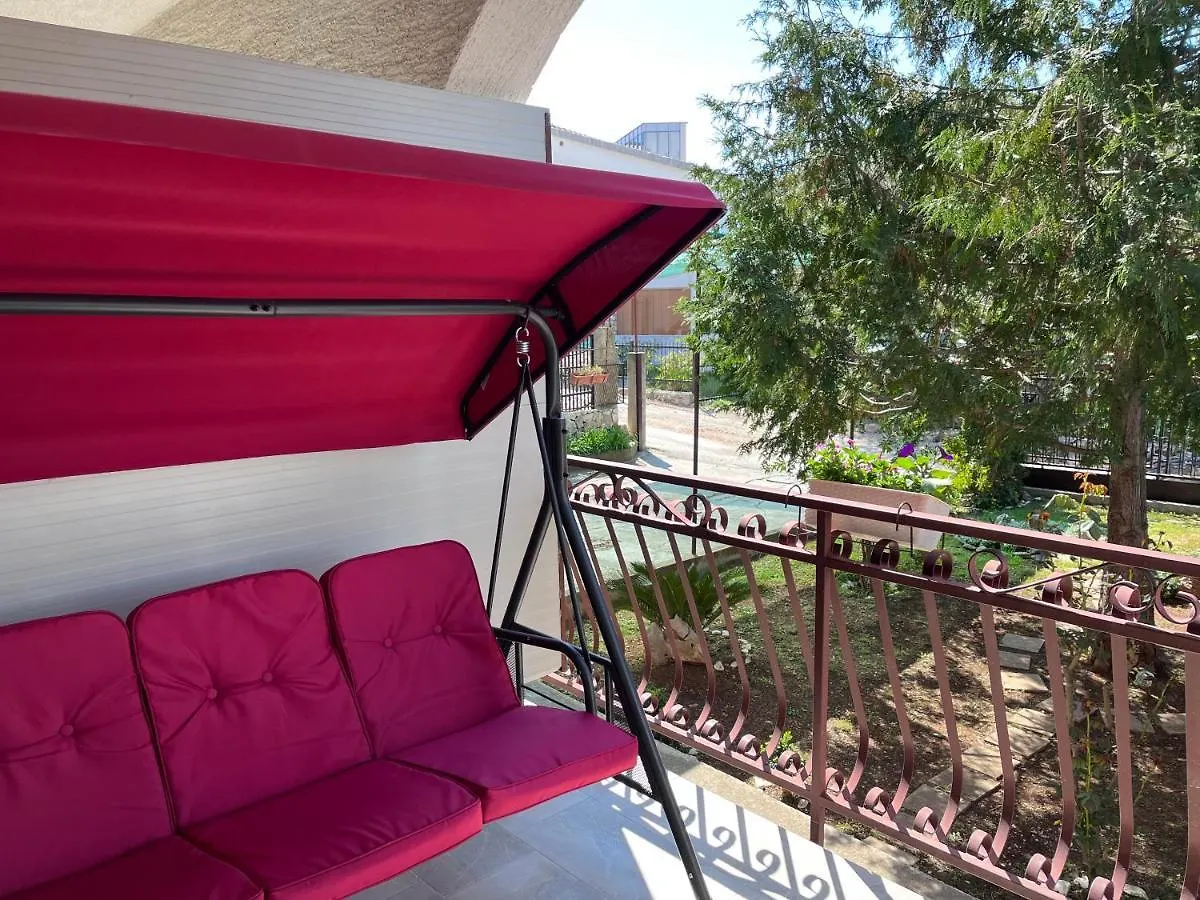 Apartments Villa Mirella 20 M From The Sea - Free Parking تروغير