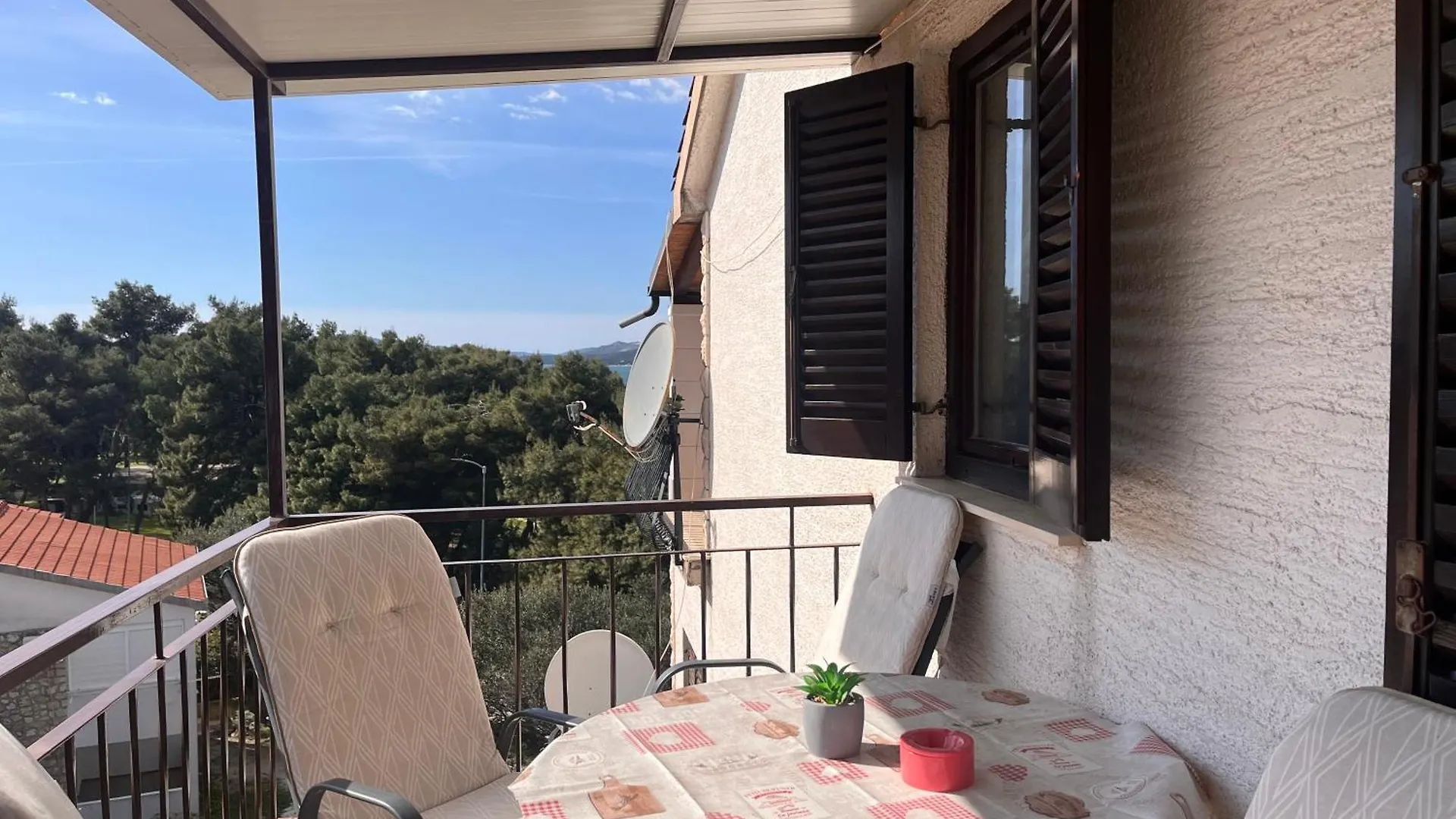 Apartments Villa Mirella 20 M From The Sea - Free Parking تروغير