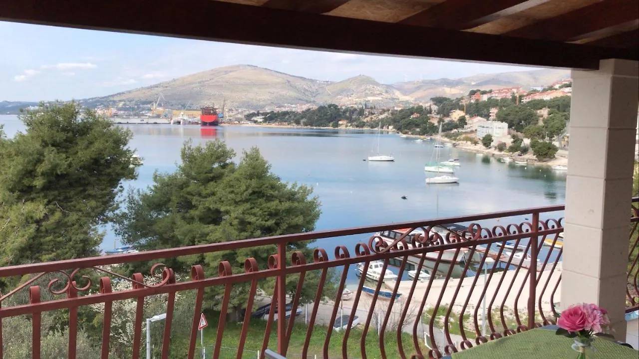 Apartments Villa Mirella Trogir 0*,  Croatia