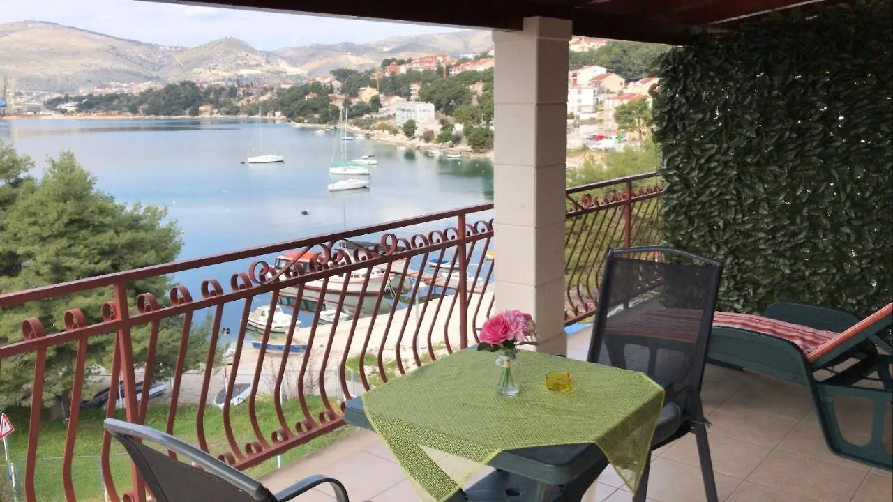 Apartments Villa Mirella Trogir