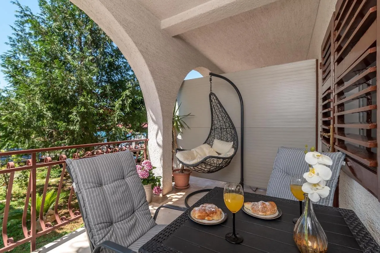 Apartments Villa Mirella Trogir 0*,  Croatia