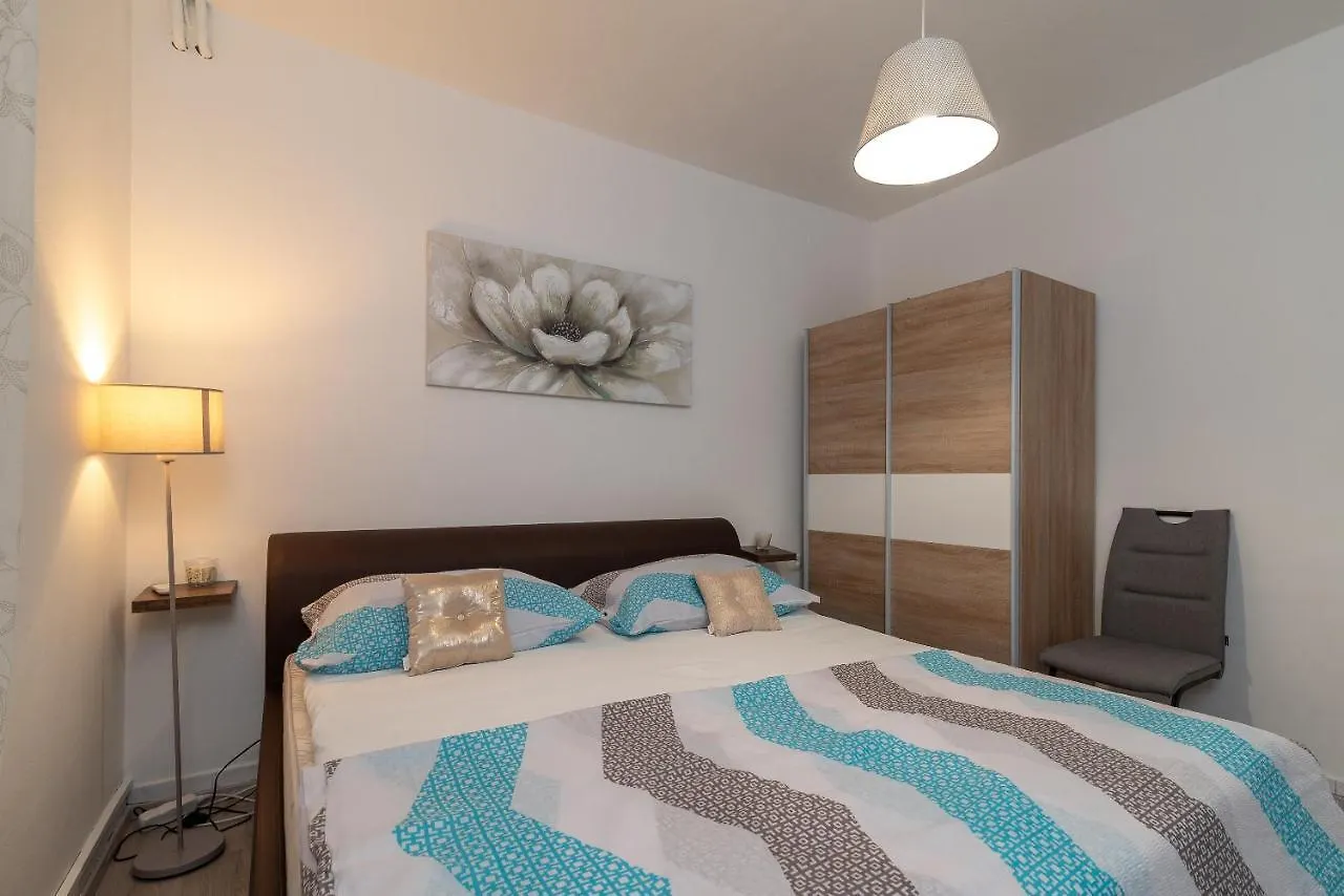 Apartments Villa Mirella Trogir