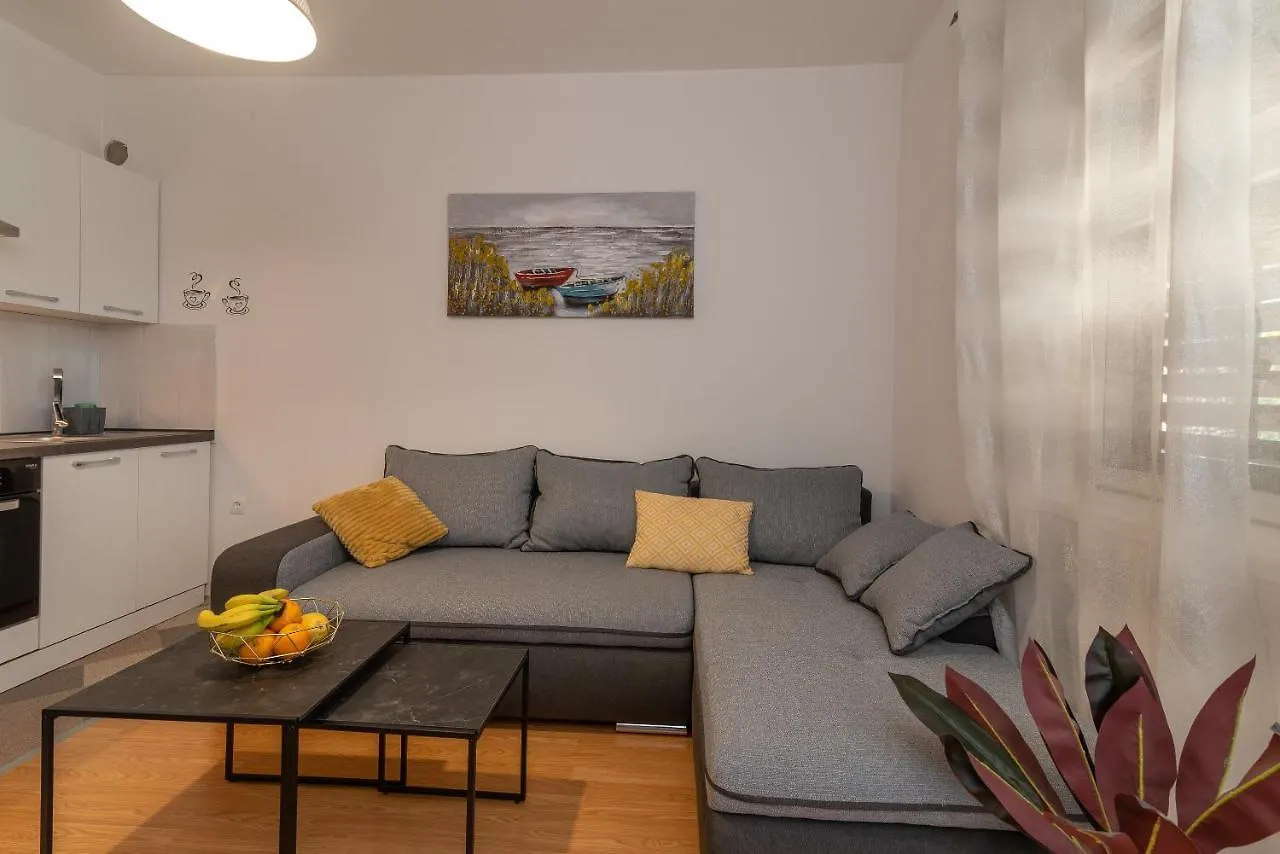 Apartments Villa Mirella Trogir