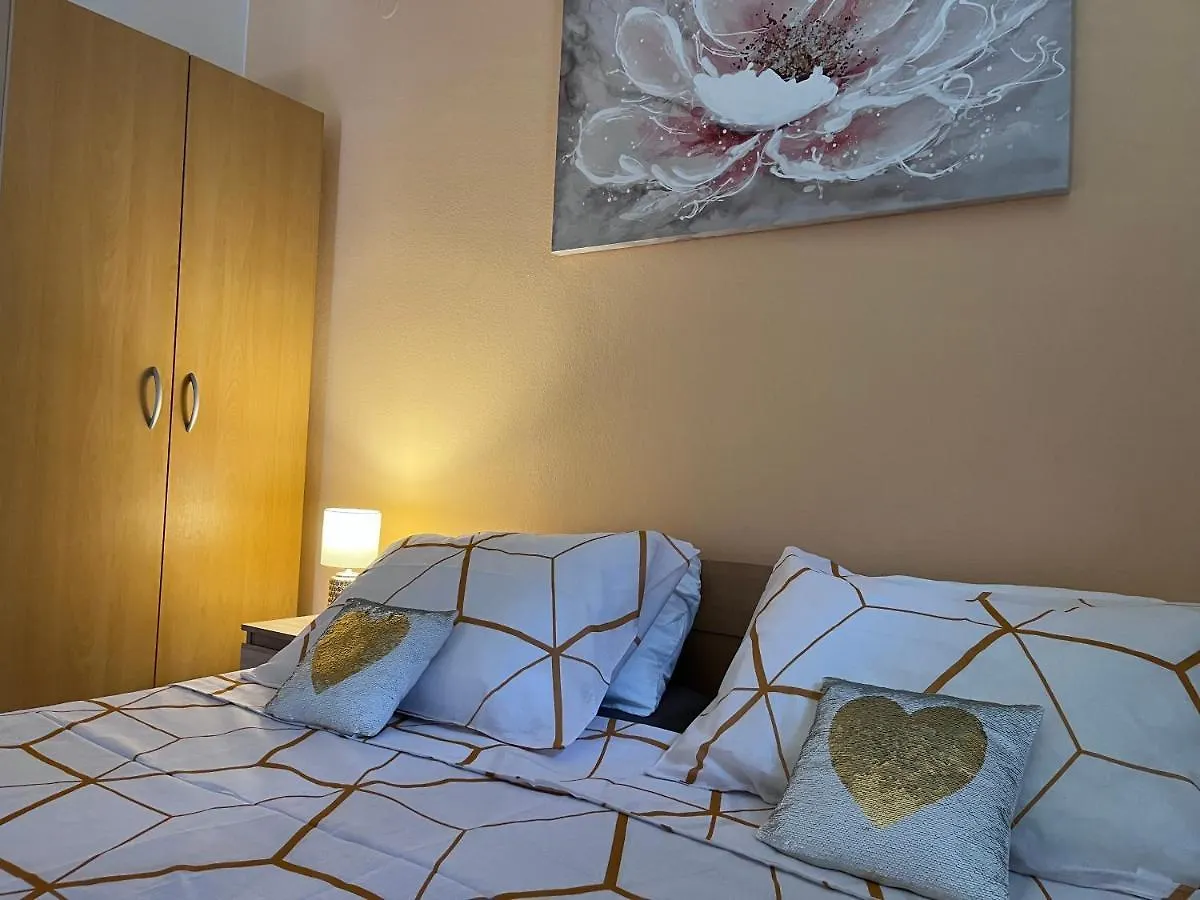Apartments Villa Mirella Trogir