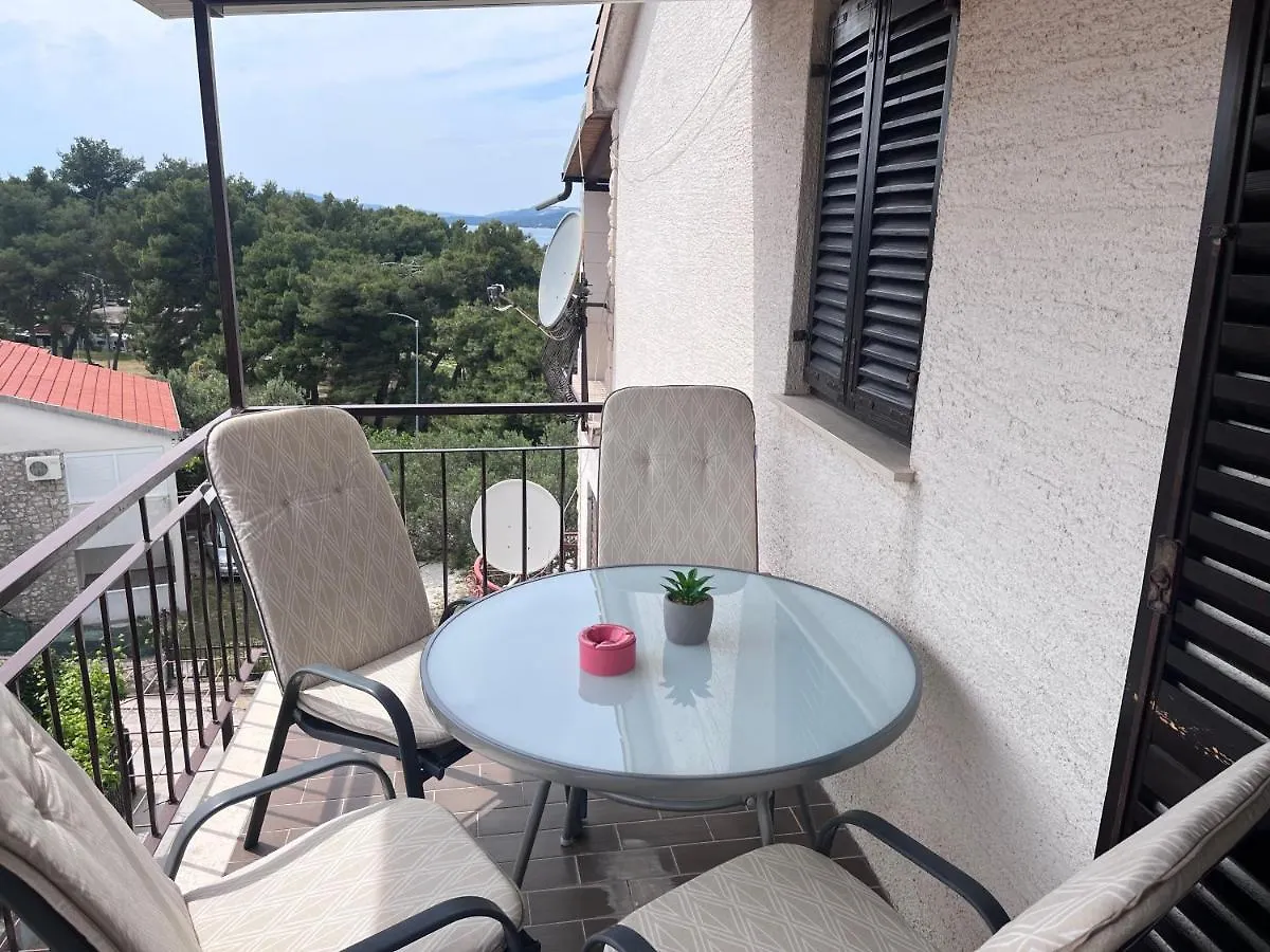 Apartments Villa Mirella Trogir 0*,