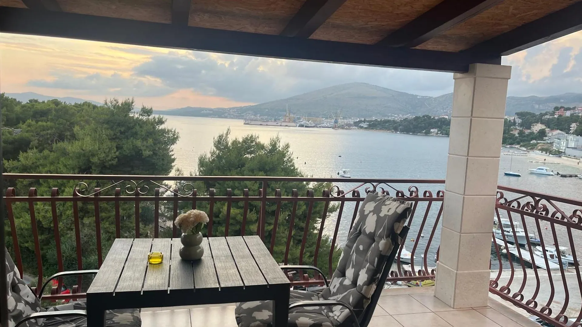Apartments Villa Mirella Trogir