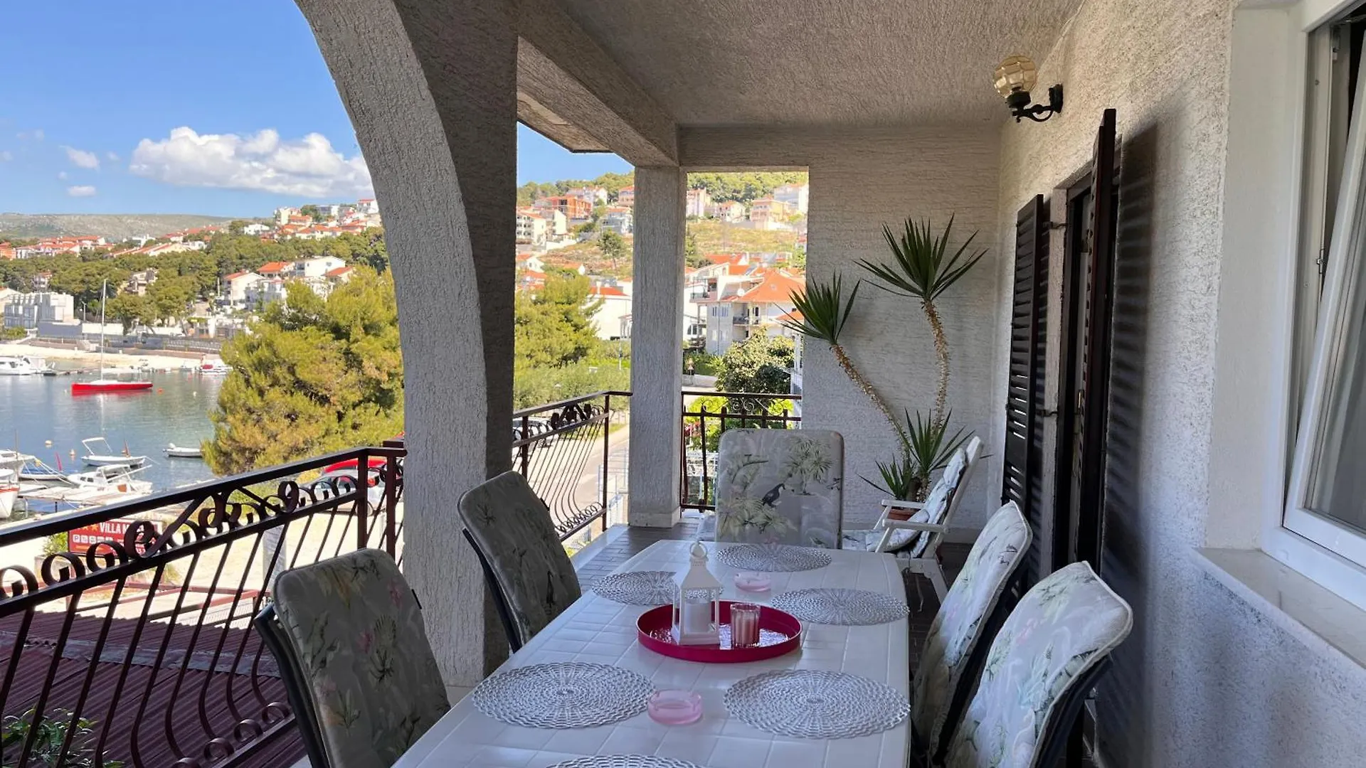 Apartments Villa Mirella Trogir