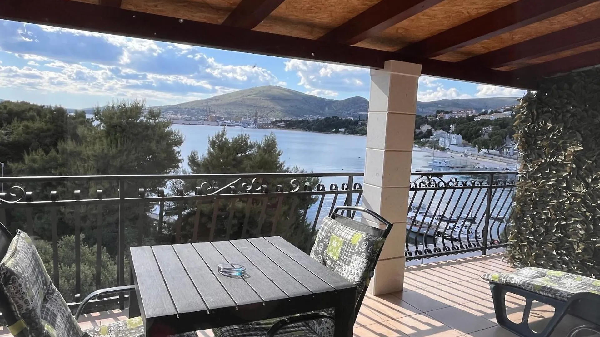 Apartments Villa Mirella Trogir