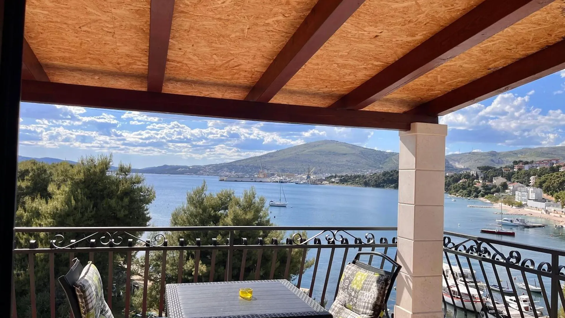 Apartments Villa Mirella Trogir