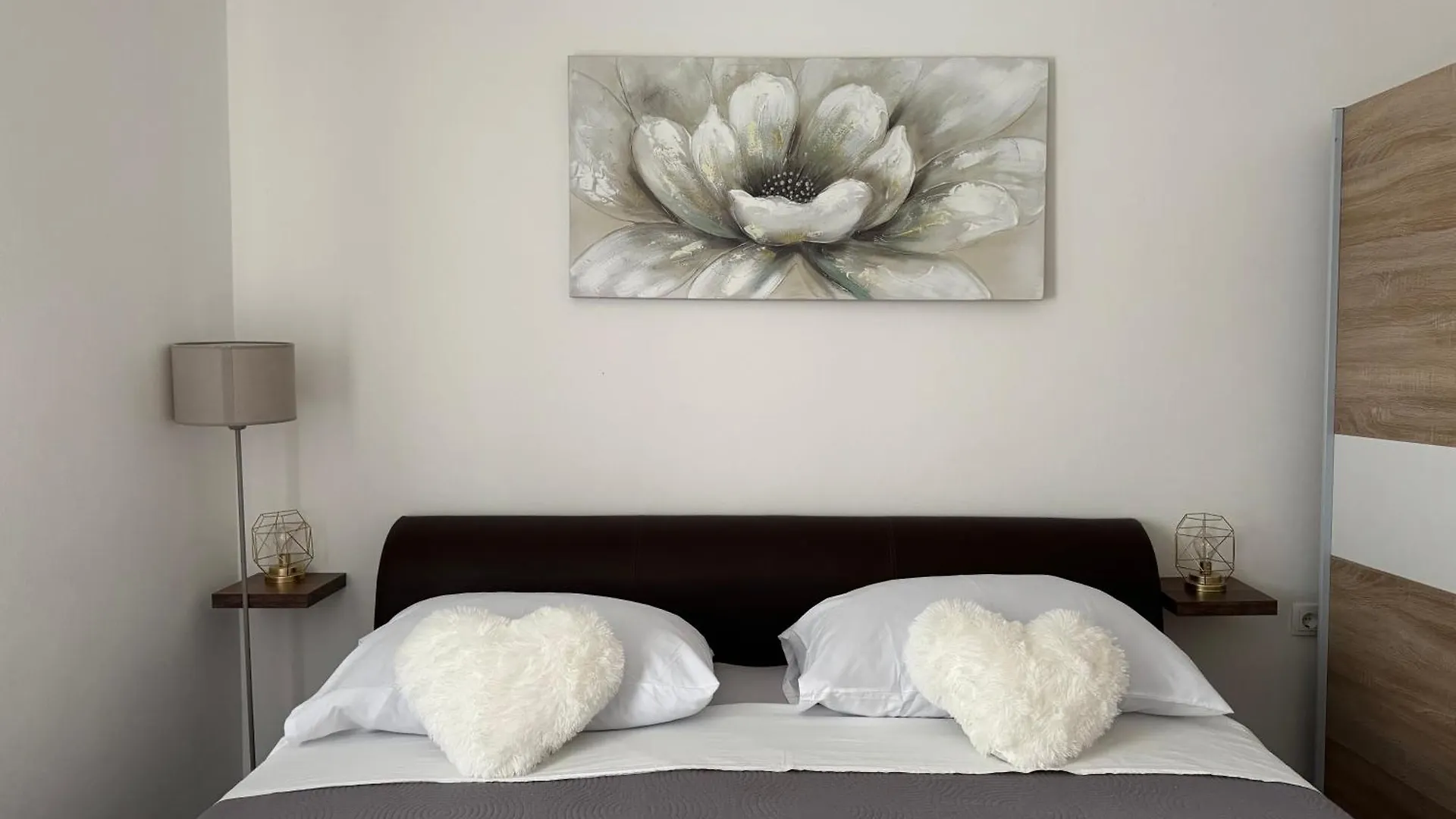 Apartments Villa Mirella Trogir Croatia